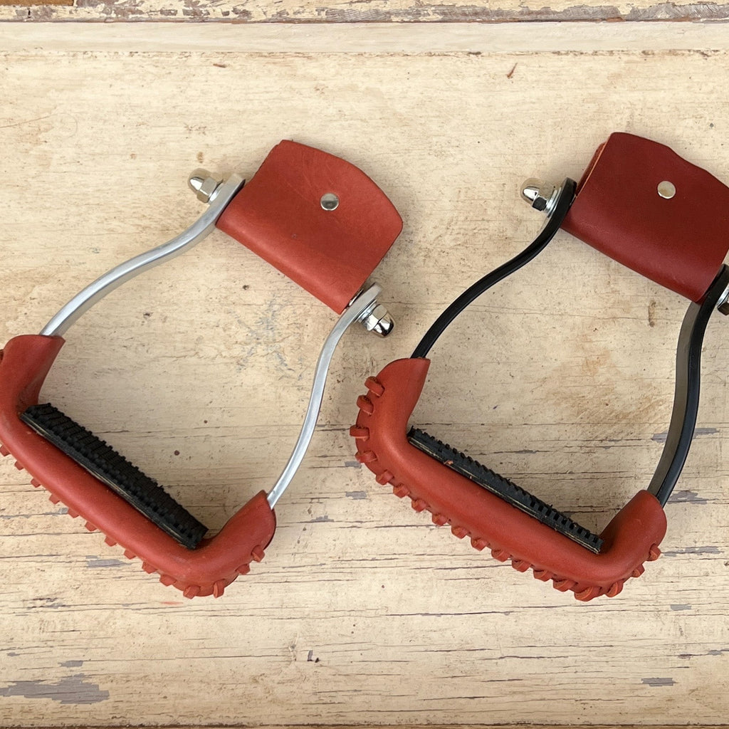 AJ Tack Aluminum Barrel Racing Stirrups Tanned Leather Tread AJ Tack
